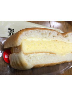 「セブン-イレブン 牛乳パンのかすてらサンド バニラ風味」のクチコミ画像 by マト111さん