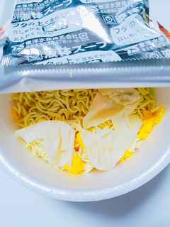 「マルちゃん 麺ダイニング ワンタン麺 醤油味 カップ99g」のクチコミ画像 by nag～ただいま留守にしております～さん