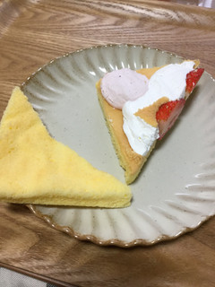 「ファミリーマート いちごのケーキサンド」のクチコミ画像 by こまつなさん