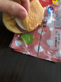 「モンテール 小さな洋菓子店 わスイーツ ふわもちたい焼 いちご餡 袋1個」のクチコミ画像 by kina子いもさん