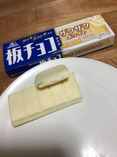 「森永製菓 板チョコアイス ザクザクホワイト 箱70ml」のクチコミ画像 by レビュアーさん