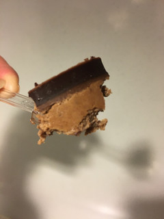 「ファミリーマート RIZAP 割って食べるチョコケーキ」のクチコミ画像 by まるちゃーんさん