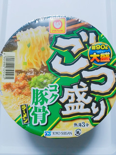 「マルちゃん ごつ盛り コク豚骨ラーメン カップ115g」のクチコミ画像 by nag～ただいま留守にしております～さん