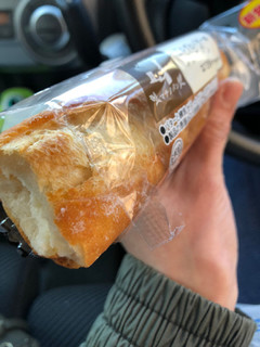 「ローソン マチノパン ミルクとバターのフランスパン」のクチコミ画像 by kina子いもさん