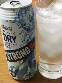 「みなさまのお墨付き ドライチューハイ ストロング 缶500ml」のクチコミ画像 by ビールが一番さん