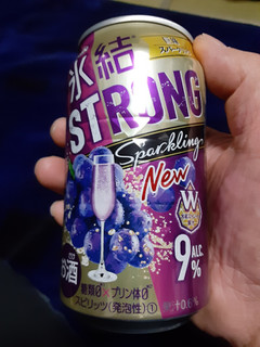 「KIRIN 氷結 ストロング 巨峰スパークリング 缶350ml」のクチコミ画像 by Taresuさん