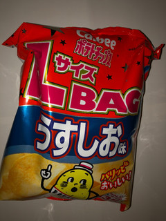 「カルビー ポテトチップス うすしお味 Lサイズ 袋135g」のクチコミ画像 by まりこさん