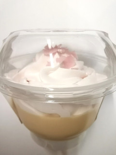「モンテール 小さな洋菓子店 桜ラテプリン カップ1個」のクチコミ画像 by ちるおこぜさん