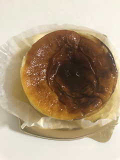 「成城石井 バスクチーズケーキ」のクチコミ画像 by 甘味かんみさん