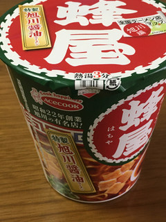 「エースコック 全国ラーメン店マップ 旭川編 蜂屋 特製旭川醤油ラーメン カップ94g」のクチコミ画像 by ビールが一番さん