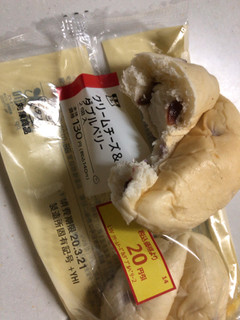 「ローソン クリームチーズ＆ダブルベリー 2個入」のクチコミ画像 by kina子いもさん
