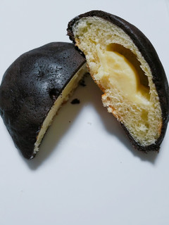 「イケダパン 黒クッキードルチェチーズ 袋1個」のクチコミ画像 by nag～ただいま留守にしております～さん