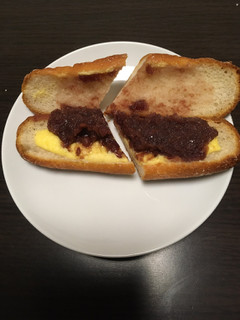 「ローソン マチノパン あんことバターのフランスパン」のクチコミ画像 by chan-manaさん