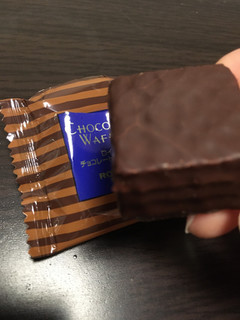 「ロイズ チョコレートウエハース ヘーゼルクリーム」のクチコミ画像 by chan-manaさん