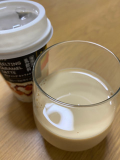 「タカナシ MELTING CARAMEL LATTE カップ180ml」のクチコミ画像 by ちいぼうさん