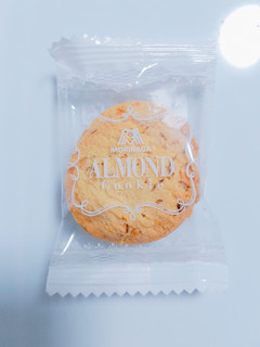 「森永製菓 アーモンドクッキー 箱12枚」のクチコミ画像 by nag～ただいま留守にしております～さん