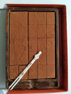 「シャトレーゼ 糖質88％カットのとろけるショコラ 箱25粒」のクチコミ画像 by 食い倒れ太郎さん