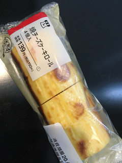 「ローソン 焼チーズケーキロール 4個入」のクチコミ画像 by chan-manaさん