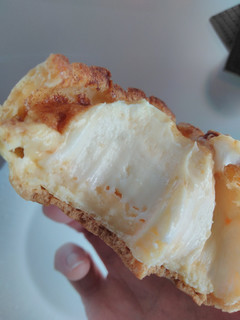 「ローソン チー2シュー チーズチーズケーキシュー」のクチコミ画像 by こゆさん