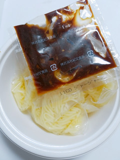 「紀文 糖質0g麺 ジャージャー麺風たれ付き 袋178g」のクチコミ画像 by nag～ただいま留守にしております～さん