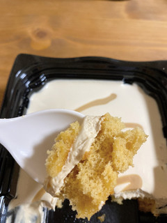 「モンテール 小さな洋菓子店 森永ミルクキャラメルケーキ パック1個」のクチコミ画像 by IKT0123さん