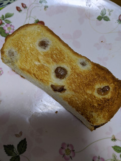 「イトーパン 山型レーズン食パン」のクチコミ画像 by おうちーママさん