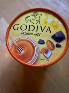 「ゴディバ カップアイス 蜂蜜アーモンドとチョコレートソース」のクチコミ画像 by 祥ちゃんさん