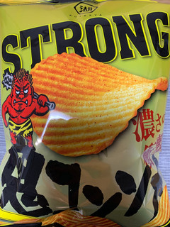 「湖池屋 ポテトチップスSTRONG 鬼コンソメ 袋90g」のクチコミ画像 by しましまのしまさん