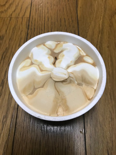 「森永製菓 森永ミルクキャラメルアイス カップ1個」のクチコミ画像 by ねこねこりんさん
