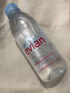 「evian エビアン ペット330ml」のクチコミ画像 by まりこさん