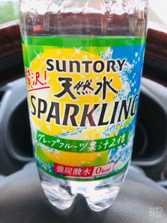 「サントリー 天然水スパークリング グレープフルーツ ペット500ml」のクチコミ画像 by なしなしなしなしさん