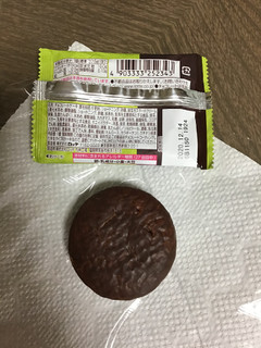 「ロッテ 八天堂監修チョコパイ 新茶香るカスタードくりーむ味 袋1個」のクチコミ画像 by レビュアーさん