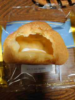 「アンデイコ BIG北海道ホイップ＆カスタードシュークリーム 袋1個」のクチコミ画像 by ペリカさん