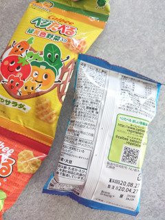「カルビー ベジたべるサラダ味 ミニ4 袋10g×4」のクチコミ画像 by ぺりちゃんさん