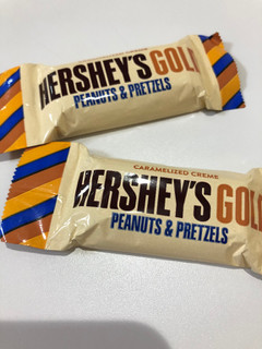 「HERSHEY’S GOLD ピーナッツ＆プレッツェル」のクチコミ画像 by *C*さん