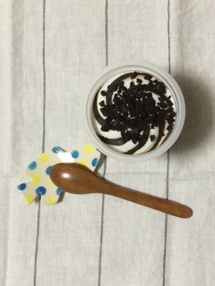 「明治 チョコミントアイスパフェ カップ185ml」のクチコミ画像 by COTORI cafeさん