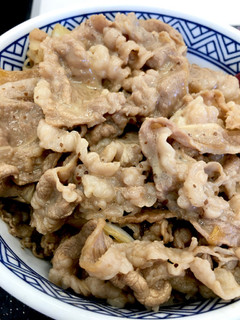 「吉野家 肉だく胡麻ドレ牛丼」のクチコミ画像 by ビールが一番さん