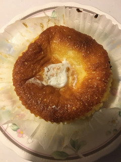 「ファミリーマート ファミマ・ベーカリー ケーキ仕立てのチーズクリームパン」のクチコミ画像 by まるちゃーんさん