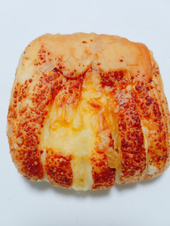 「リョーユーパン 香ばしいチーズのパン 袋1個」のクチコミ画像 by nag～ただいま留守にしております～さん