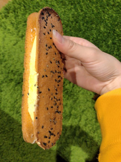 「ファミリーマート 香ばしいクッキーのクリームサンド 安納芋」のクチコミ画像 by おいもんまんさん