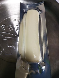 「雪印メグミルク 雪印北海道100 さけるチーズ プレーン 袋25g」のクチコミ画像 by レビュアーさん
