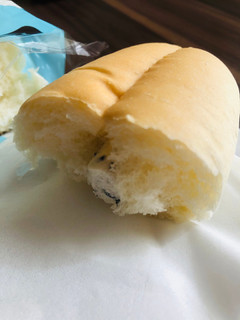 「神戸屋 クッキー＆クリームフランス 袋1個」のクチコミ画像 by いもんぬさん