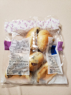 「トップバリュ ベストプライス 毎日の食卓 レーズンバターロール 袋6個」のクチコミ画像 by はまポチさん