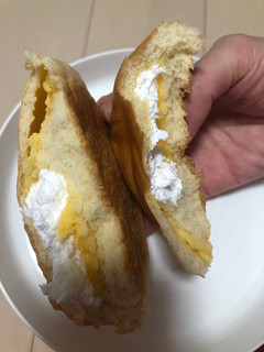 「Pasco おいしさあふれる カスタード＆ホイップクリームパン 袋1個」のクチコミ画像 by レビュアーさん
