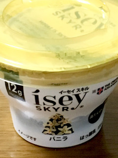 「日本ルナ Isey SKYR バニラ カップ120g」のクチコミ画像 by ビールが一番さん