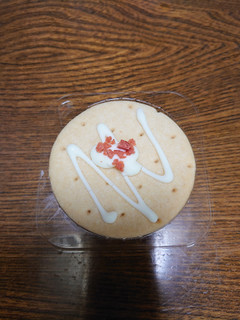 「セブン-イレブン しっとりクッキーサンド苺のレアチーズ」のクチコミ画像 by ペリカさん