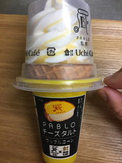 「ローソン Uchi Cafe’ SWEETS パブロチーズタルト ワッフルコーン」のクチコミ画像 by こまつなさん