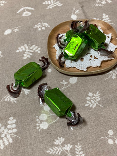 「フルタ 生クリームチョコレート ピスタチオ 袋46g」のクチコミ画像 by COTORI cafeさん