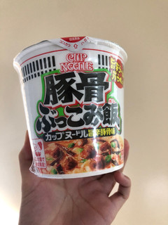 「日清食品 カップヌードル 旨辛豚骨 ぶっこみ飯 カップ93g」のクチコミ画像 by おかゆんさん