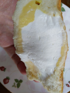 「ねこねこ食パン ねこねこクリームパン」のクチコミ画像 by おうちーママさん